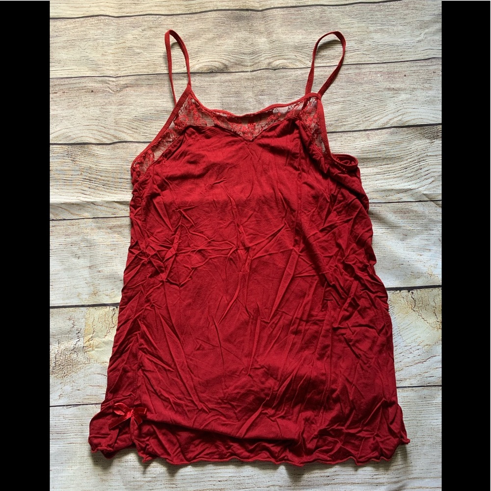 Red cami